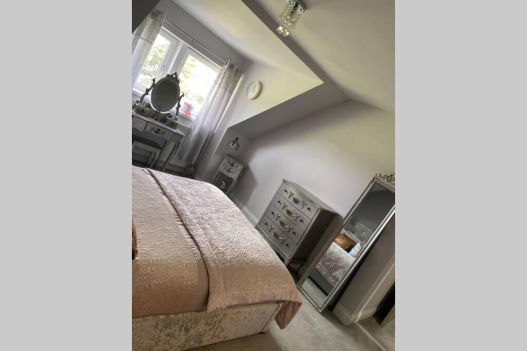 Alcantara- Modern Home With Hot Tub- Sleeps 10 Cromdale Exterior foto
