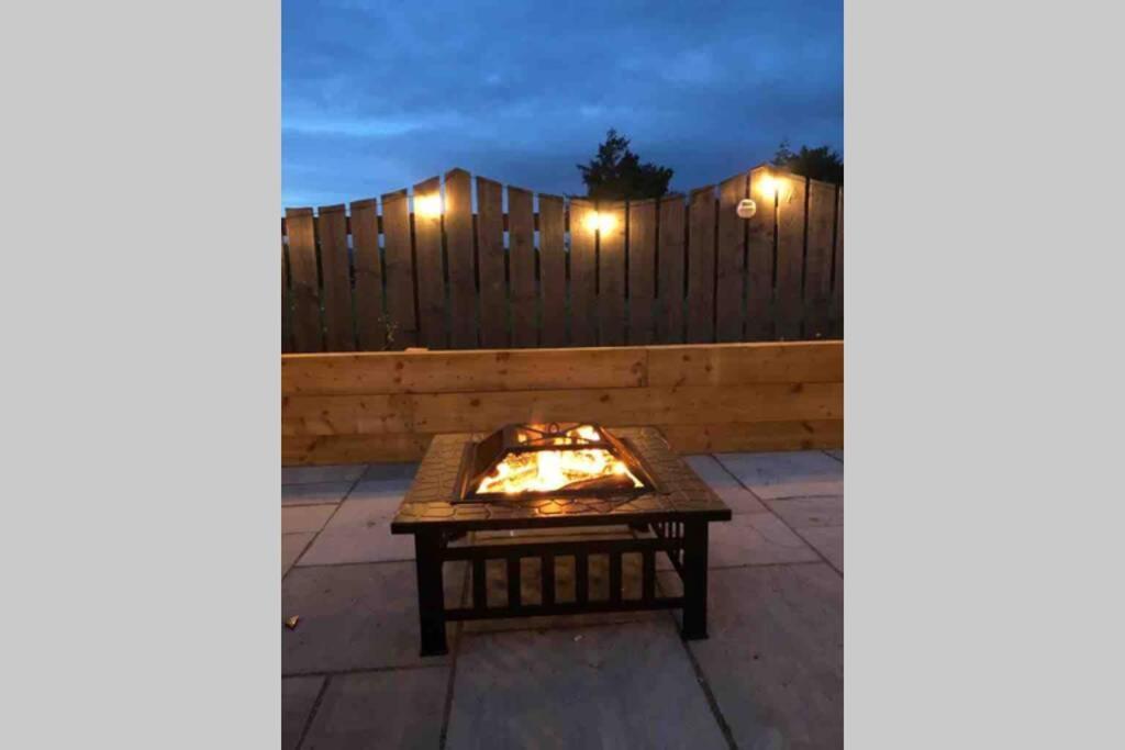 Alcantara- Modern Home With Hot Tub- Sleeps 10 Cromdale Exterior foto